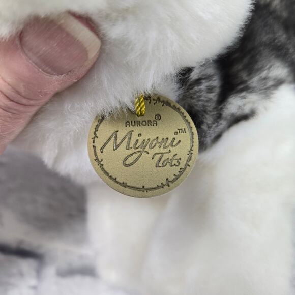 Miyoni Tots Aurora Realistic Husky Wolf Pup Plush Blue Eyes April 2024 10 inch - Picture 5 of 16